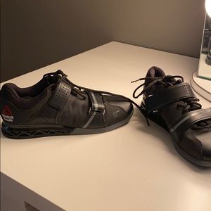 Crossfit | Reebok Lifting Shoe + free tank